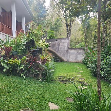 דירות Munduk Umah Yugadi Bali מראה חיצוני תמונה