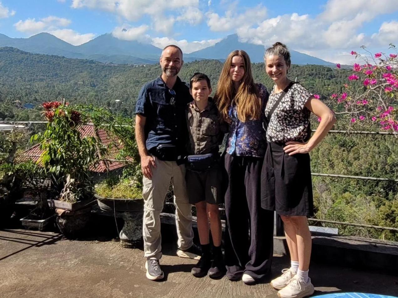 דירות Munduk Umah Yugadi Bali מראה חיצוני תמונה