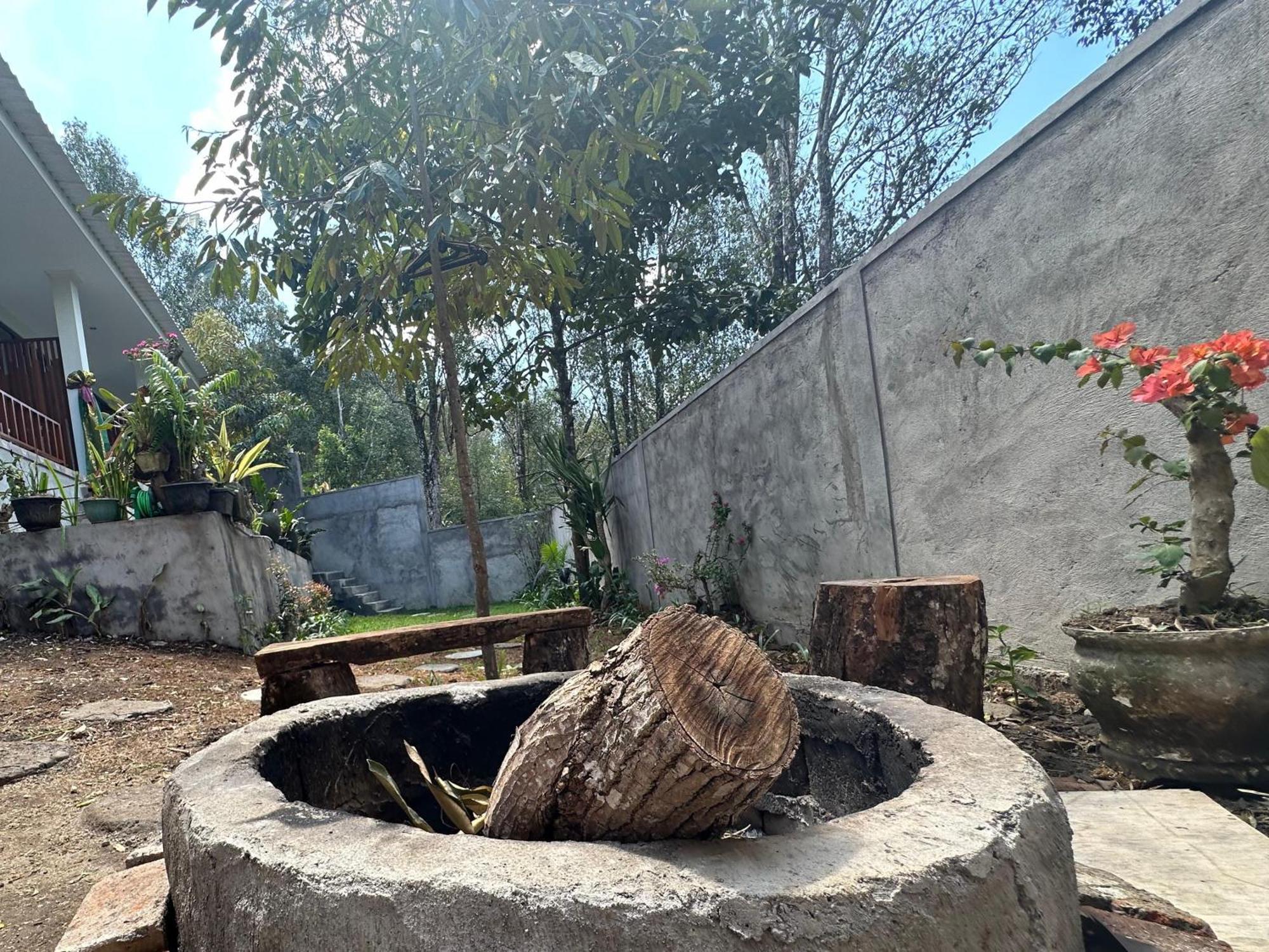 דירות Munduk Umah Yugadi Bali מראה חיצוני תמונה